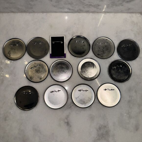 LOT OF 14 VINTAGE WALMART ADVERTISING PINS PIN MUSIC INCLUDING POP and COUNTRY - Picture 11 of 12